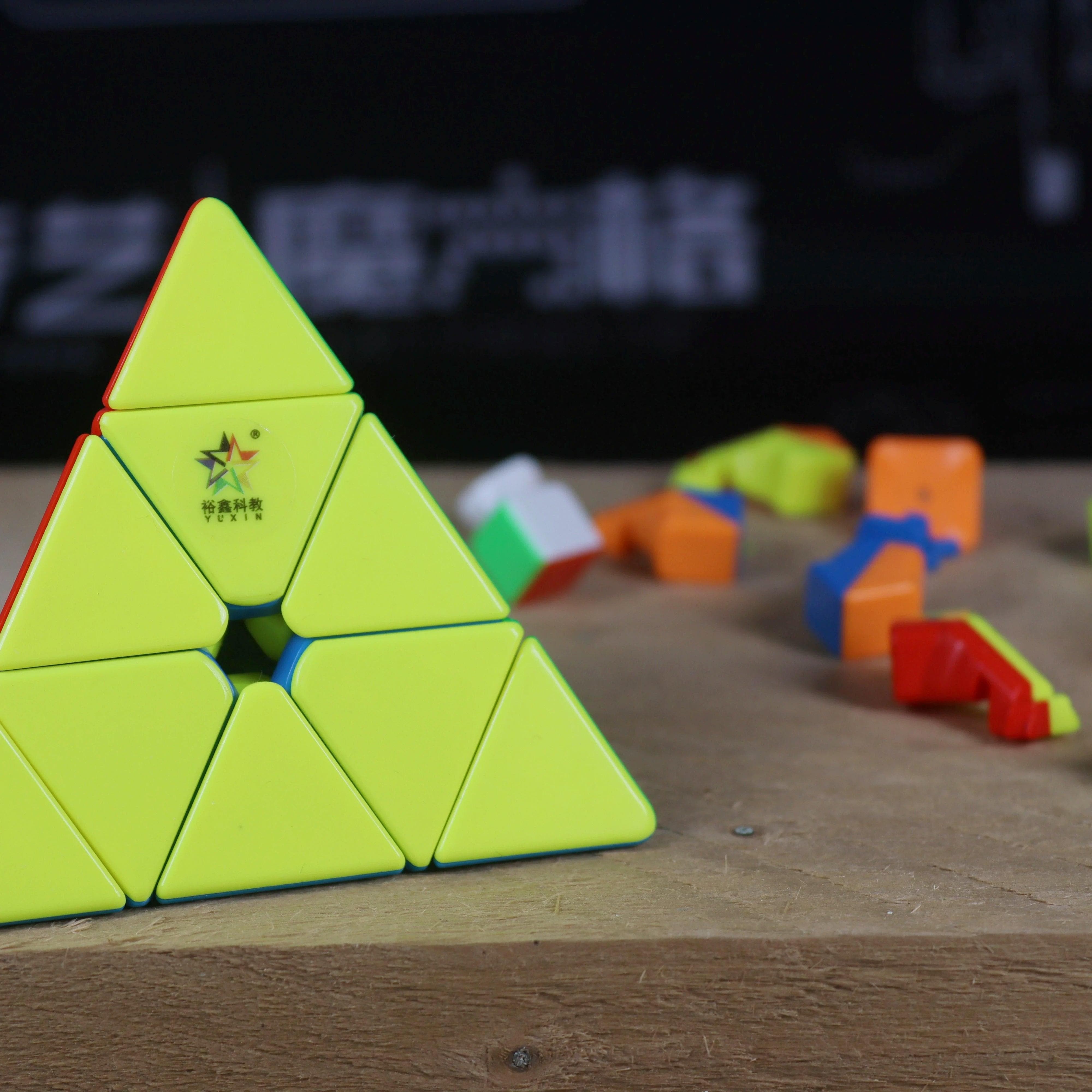 YuXin Little Magic Pyraminx M